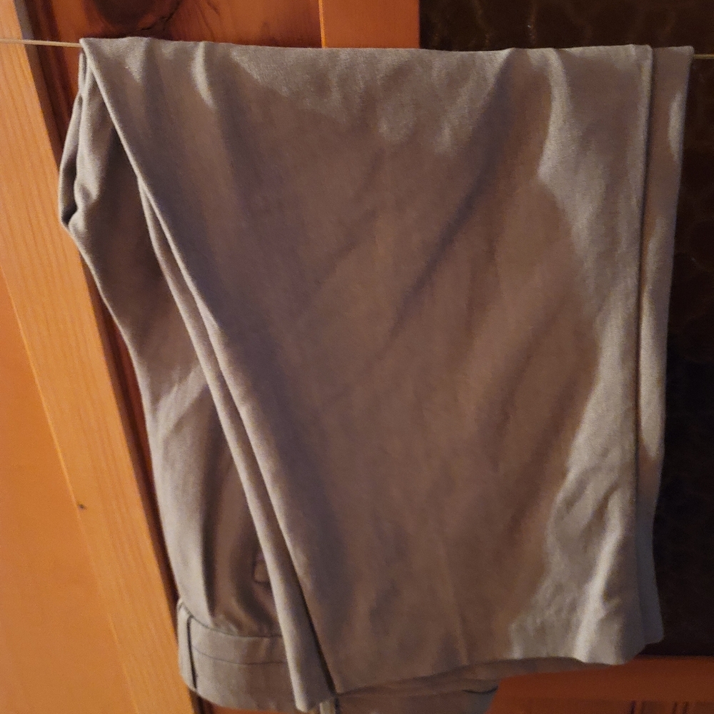13/14 gray dress capris
